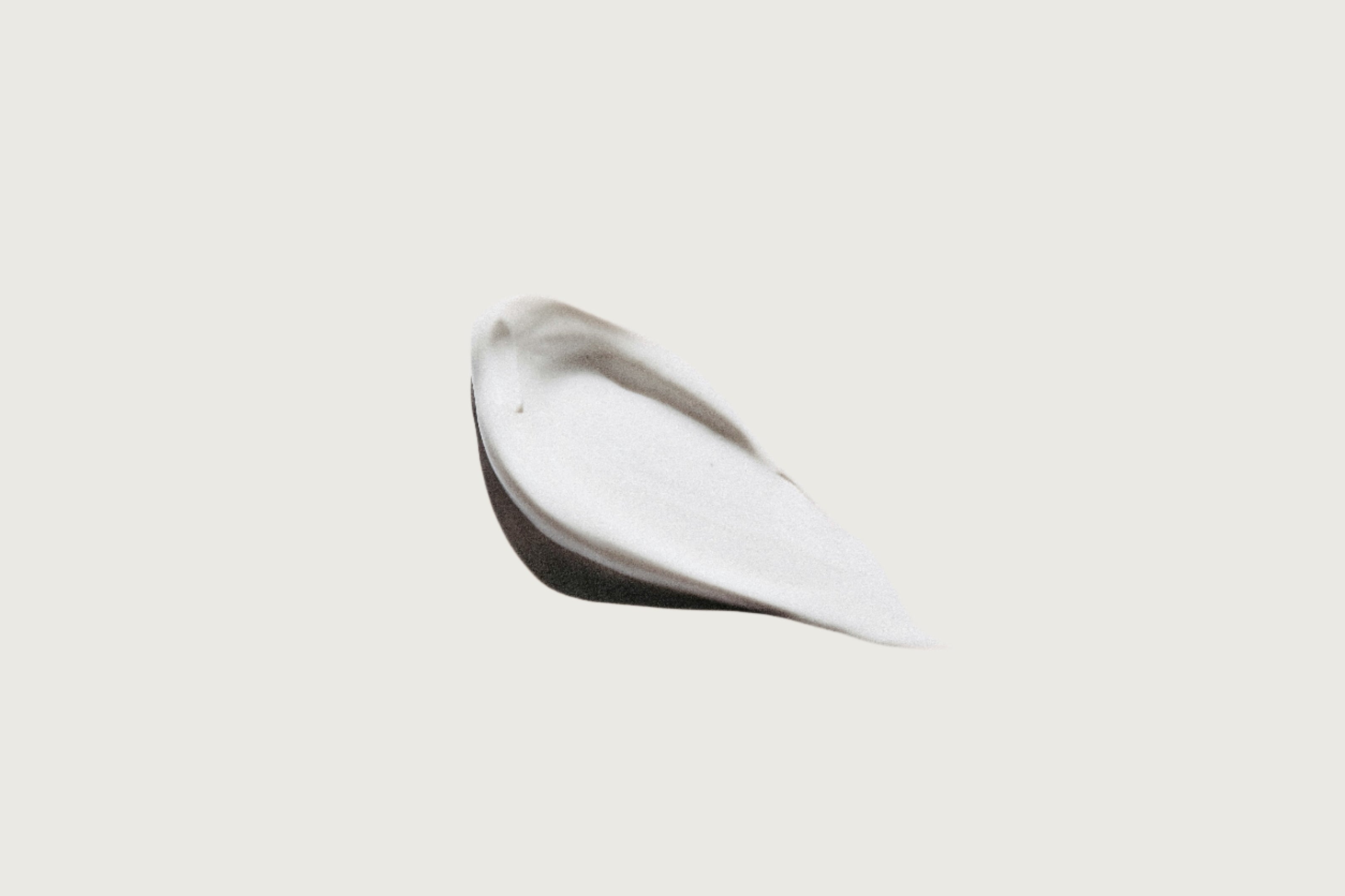 Drop of hyaluronic acid highlighting its role in deep hydration, plump skin, and moisture retention for smooth, healthy skin